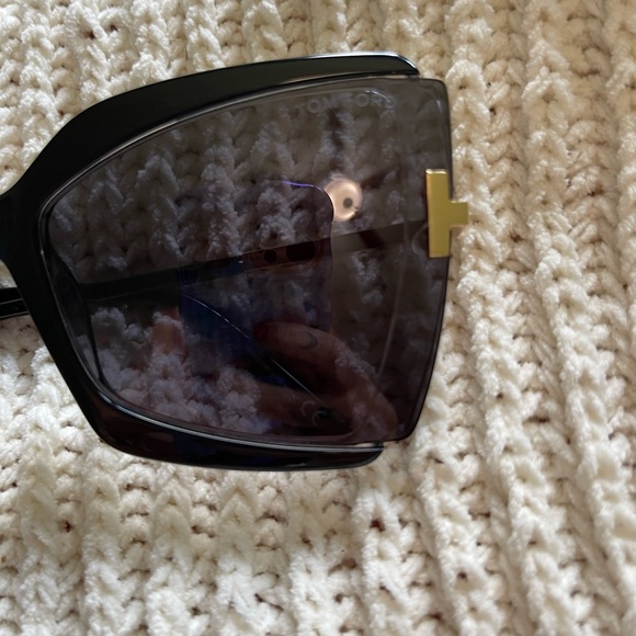 Tom Ford Sunglasses - Picture 8 of 8